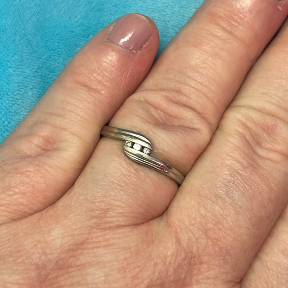 10k white gold and diamond ring. Size 8. - Picture 2 of 5